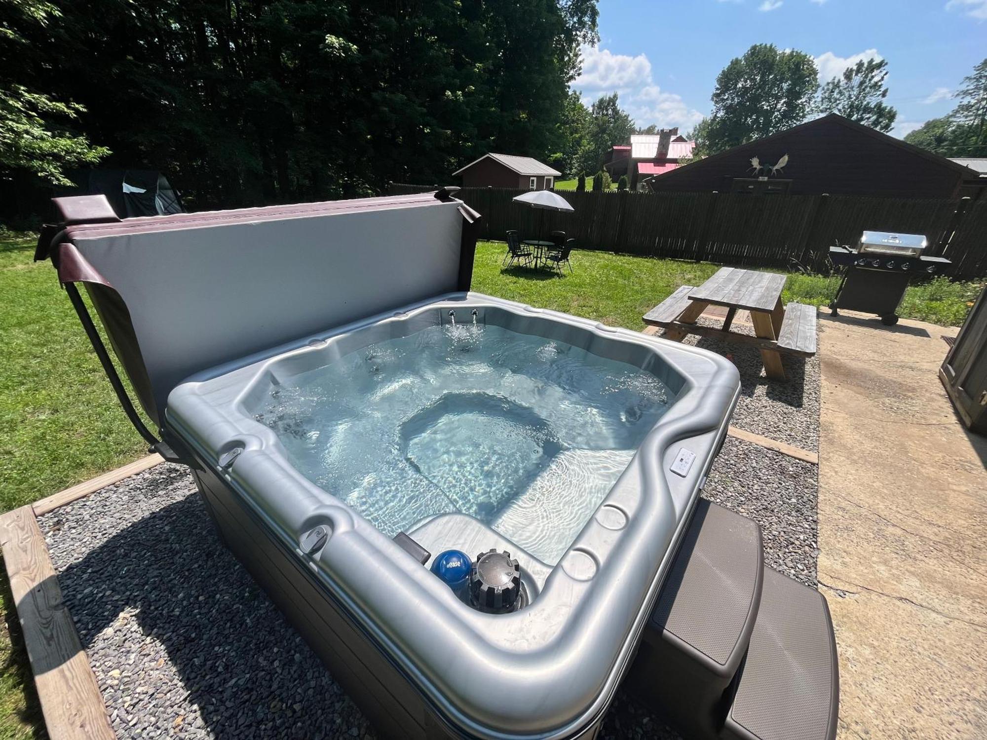 Ski Chalet W-Hot Tub, Only 3 Min To Sunday River Ski Lifts! Bethel Extérieur photo